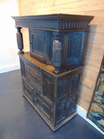 Buffet-crédence à décor de plis de serviette...