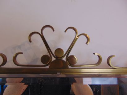 Miroir rectangulaire, mi-XXe, métal doré,...
