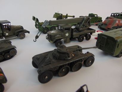DINKY TOYS et SUPERTOYS
Military vehicle...