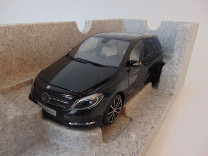 MERCEDES-BENZ COLLECTION (1/18)
Mercedes-Benz...