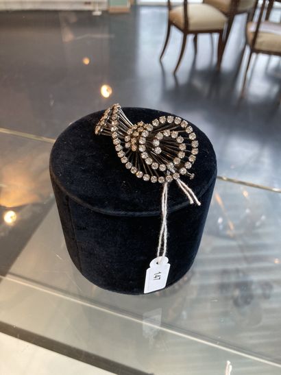 Broche en argent sertie de strass, h. 6 cm,...