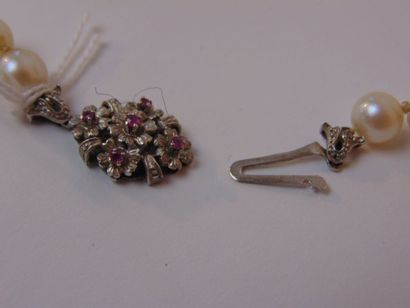 Collier de perles, fermoir en or blanc (18...