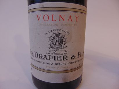 BOURGOGNE
Red, four bottles :

- (CHASSAGNE-MONTRACHET),...