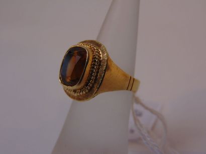 Bague en or jaune (18 carats) sertie d'une...