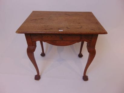 Table d'appoint anglaise à plateau rectangulaire...
