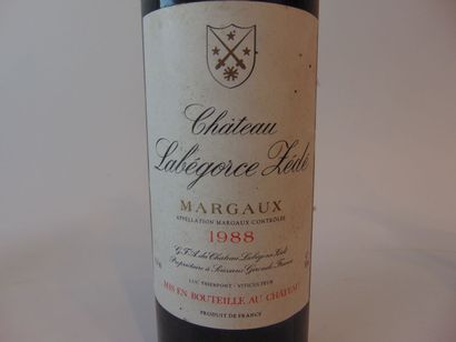 BORDEAUX
Rouge, trois bouteilles :

- (MARGAUX),...