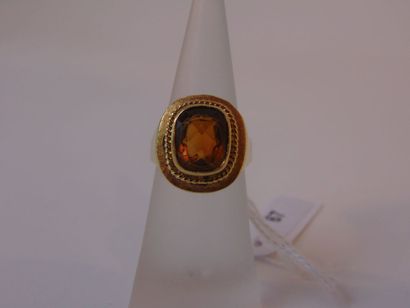 Bague en or jaune (18 carats) sertie d'une...