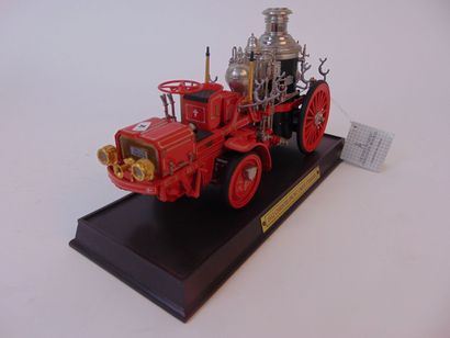 FRANKLIN MINT (1/24)
Christie Front Drive...