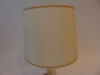MURANO
Lampe de table à fût tors, mi-XXe,...