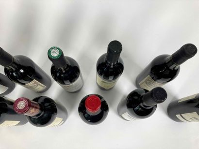 BORDEAUX
Lot de douze bouteilles (rouge)...