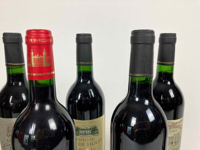 BORDEAUX
Lot de douze bouteilles (rouge)...