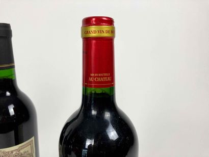 BORDEAUX
Lot de douze bouteilles (rouge)...