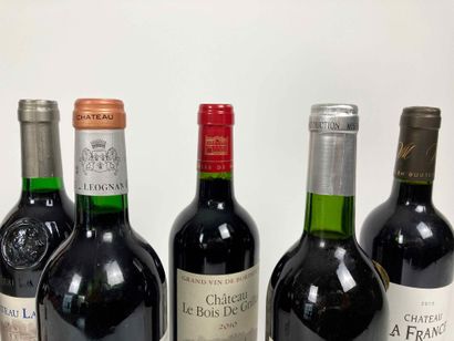 BORDEAUX
Lot de treize bouteilles (rouge)...