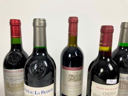 BORDEAUX
Lot de treize bouteilles (rouge)...
