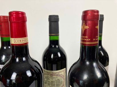 BORDEAUX
Lot de douze bouteilles (rouge)...