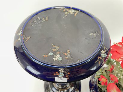 Cover-pot and its tripod saddle with polychrome...