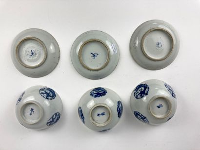 CHINE
Suite of three bowls with saucers decorated...
