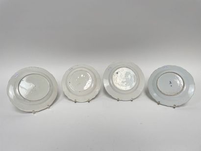 Lot de quatre assiettes :

- TOURNAI, assiette...