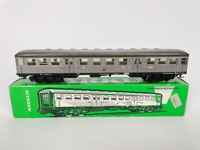 MÄRKLIN (H0)
Lot de sept voitures-voyageurs...
