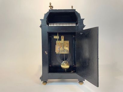 Pendule de table dite religieuse de style...