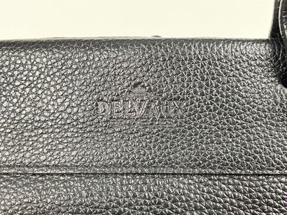DELVAUX - BRUXELLES
Black grained leather...