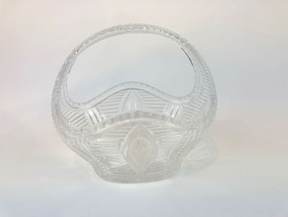 Oval basket, XXth, cut crystal, l. 26 cm...