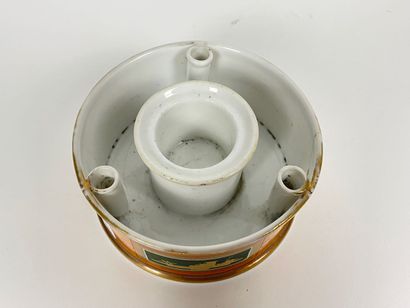PARIS
Part of an Empire period tea service...