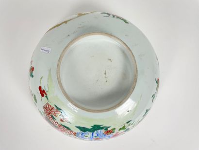CHINE - COMPAGNIES DES INDES
A punch bowl...