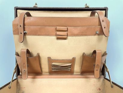 Louis VUITTON - Paris
Attaché-case in monogrammed...