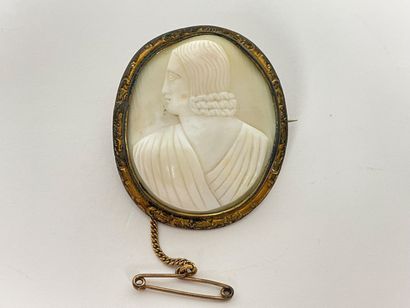 Meeting of two old oval brooches, l. 5,5...