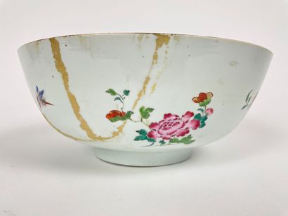 CHINE - COMPAGNIES DES INDES
A punch bowl...