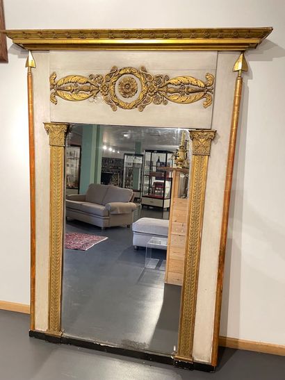 Restoration trumeau, 19th century, gold lacquered...