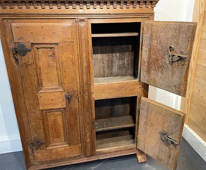 Antique cabinet with three asymmetrical leaves,...