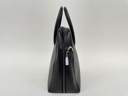 CELINE - PARIS
Grand sac à main en cuir grainé...