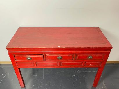 EXTRÊME-ORIENT
Console à trois tiroirs en...