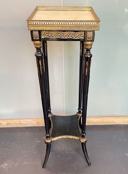 Belle Époque sellette with spacer shelf,...