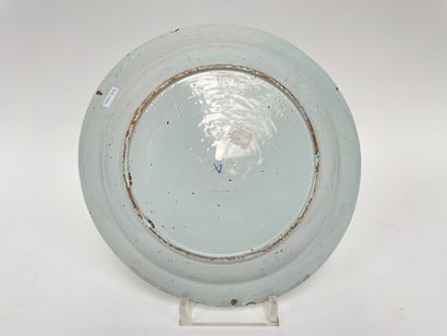 DELFT
Hollow dish with blue monochrome decoration...
