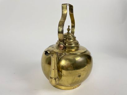 RUSSIE
Samovar, late 19th century, brass,...
