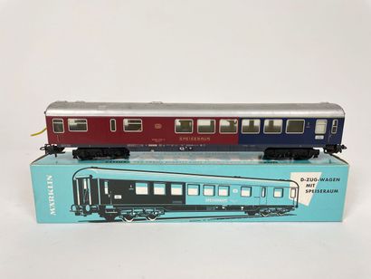 MÄRKLIN (H0)
Lot de sept voitures-voyageurs...