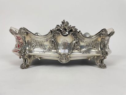 France
Importante jardinière ovale chantournée...