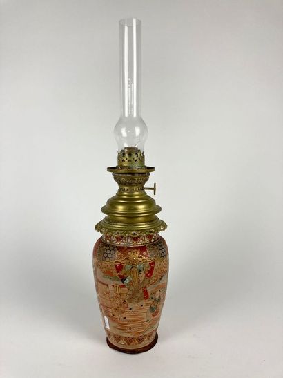JAPON - SATSUMA
Vase with polychrome and...