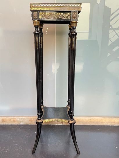 Belle Époque sellette with spacer shelf,...