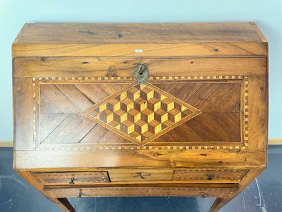 Commode-scriban d'époque Louis XVI ouvrant...