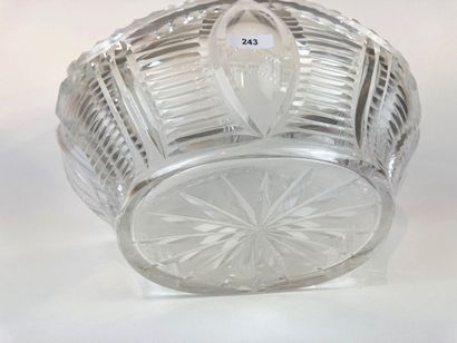 Oval basket, XXth, cut crystal, l. 26 cm...