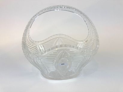 Oval basket, XXth, cut crystal, l. 26 cm...