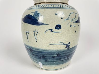 CHINE
Ginger pot with blue and white Swatow-type...