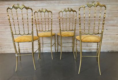 Suite de quatre chaises Chiavari à châssis,...