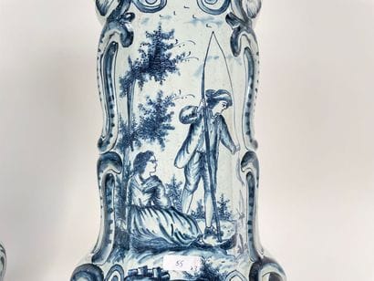 DELFT
Rocaille trim with sides and decoration...