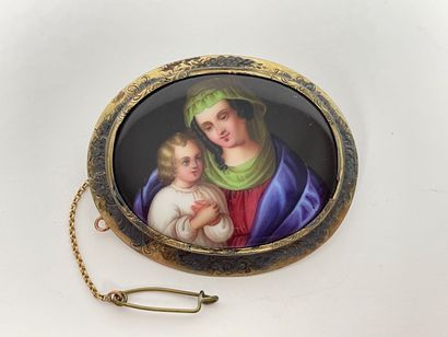 Meeting of two old oval brooches, l. 5,5...