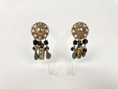 Deux paires de boucles d'oreille Vintage...